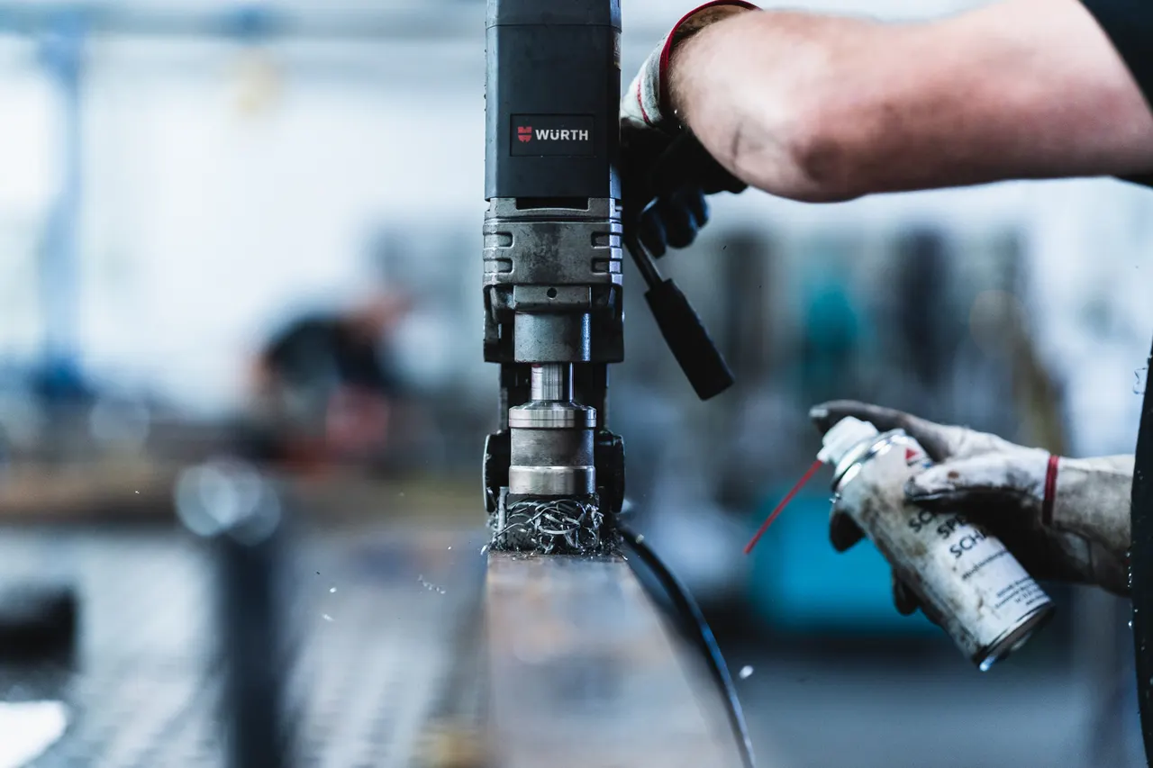 Einblick in die Werkstatt von Broemmling Metallbau