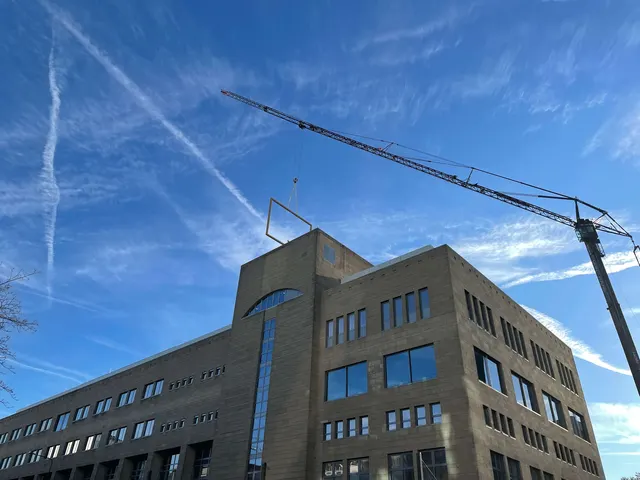 Kunst am Bau: „Blickfang“ für das KAP1 – Bild 1